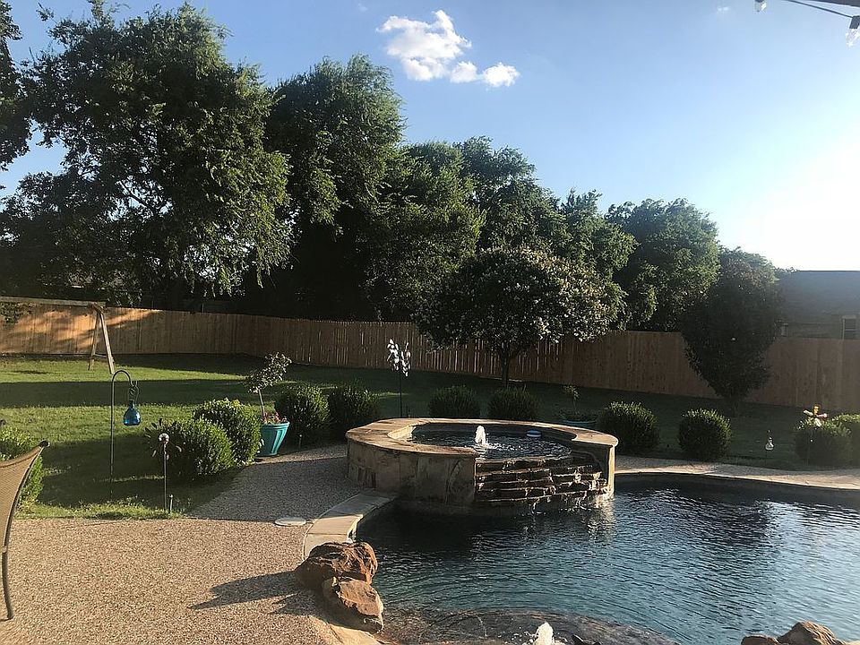 2nd image of 2209 Reindeer Ct