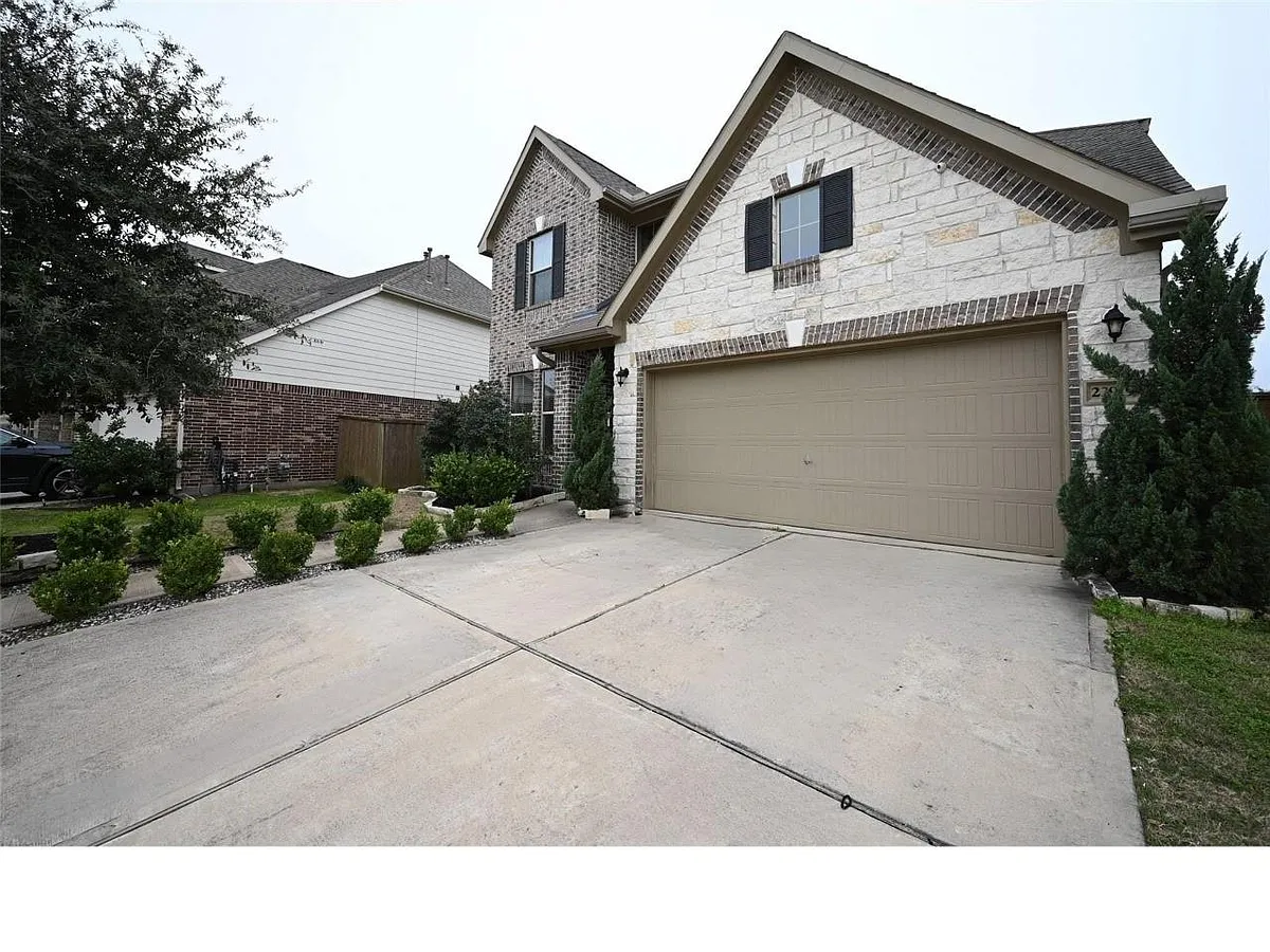 Building Photo - 23919 Villa Lisa Dr