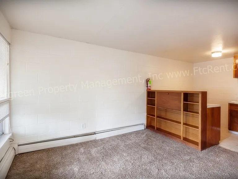 701 Parker St — Photo 2