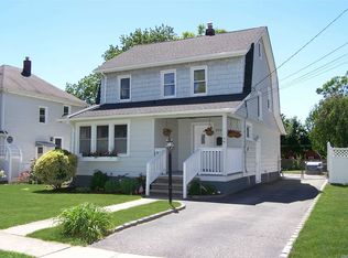 2046 Oakmere Dr, Baldwin, NY 11510