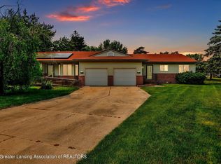 407/409 N Hickory St, Dewitt, MI 48820
