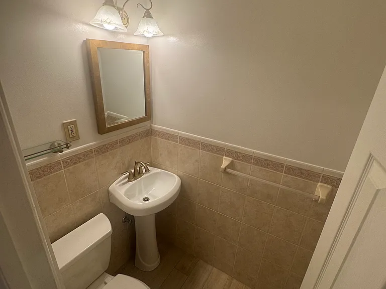 1240 Neill Ave — Photo 9