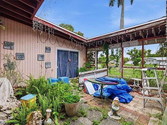 3rd image of 2124 Sunrise Blvd