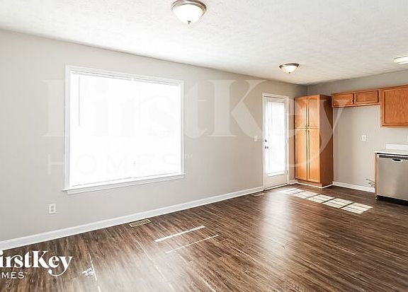 5th image of 107 Paradise Dr