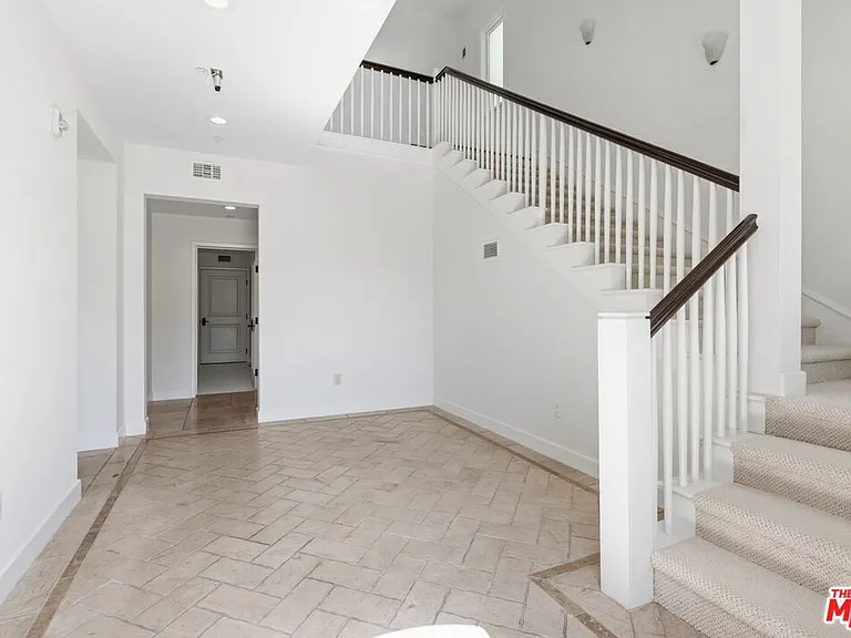 13079 Bluff Creek Dr — Photo 4