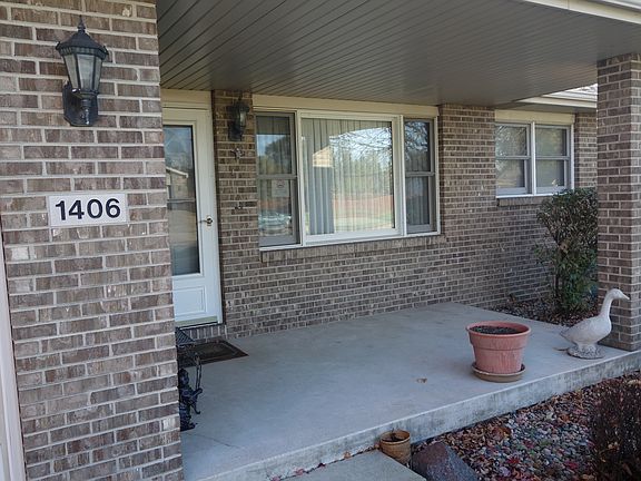 3rd image of 1406 Truman Dr