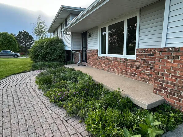 1438 Lake Santa Fe Dr, Metamora, IL 61548
