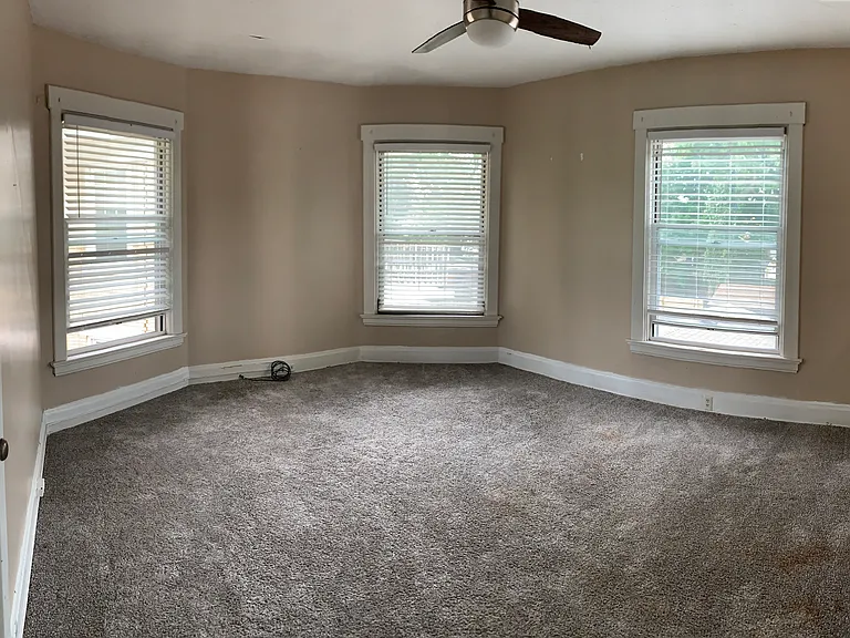 2305 Park Ave — Photo 2
