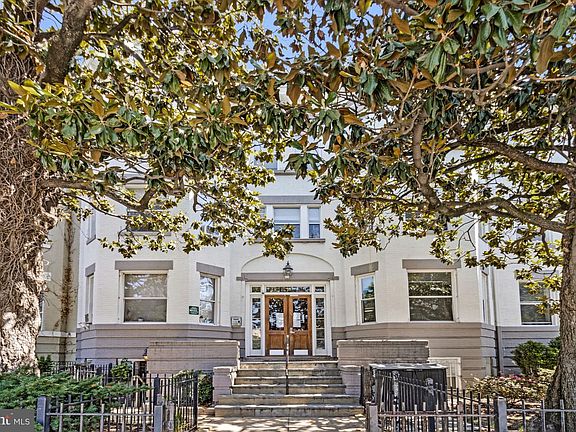 2nd image of 1527 Park Rd NW APT 301