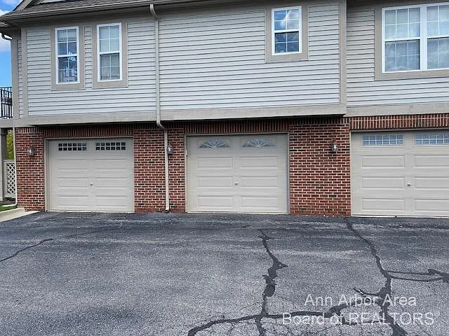 3254 Primrose Ln — Photo 15