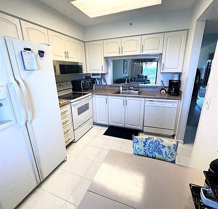 2nd image of 7076 Huntington Ln APT 602