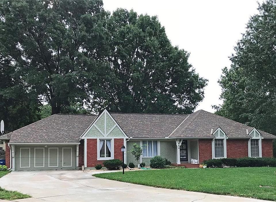 1st image of 424 NE Sunview Cir