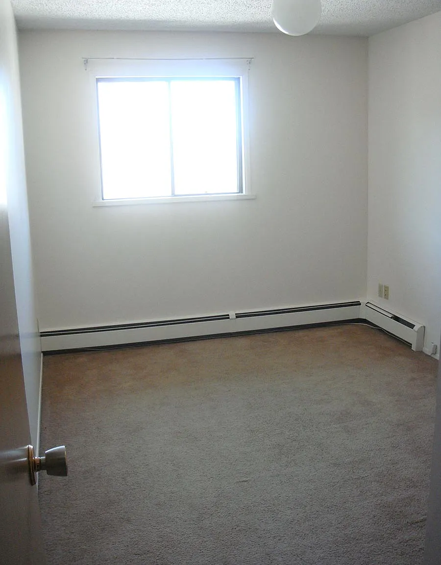 Hanover Court Apartments — Photo 3