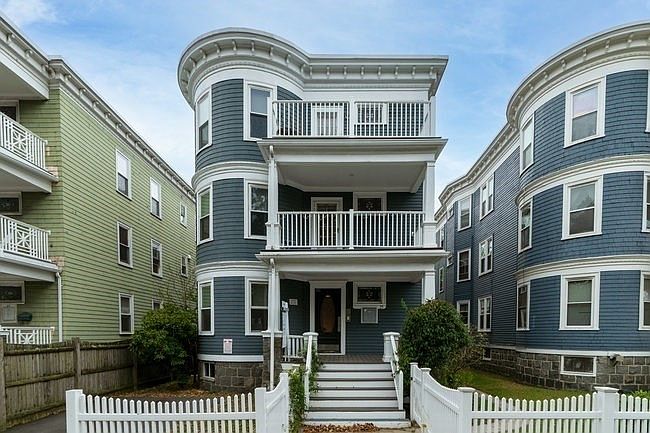 1st image of 25 Pleasant St