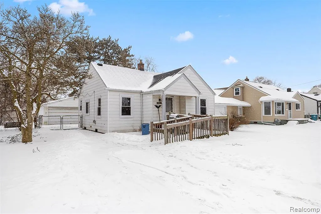 Building Photo - 28643 Beechwood St