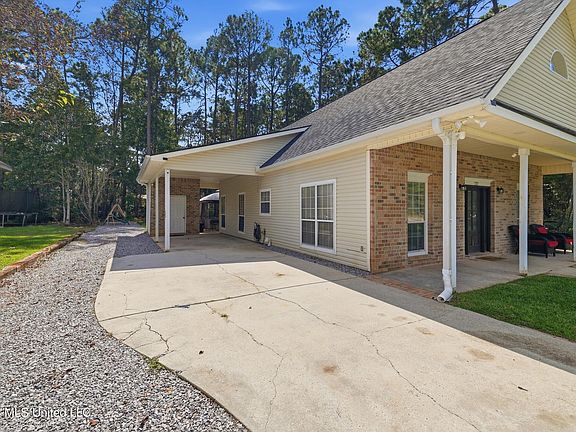 5th image of 737 Ieke Cir
