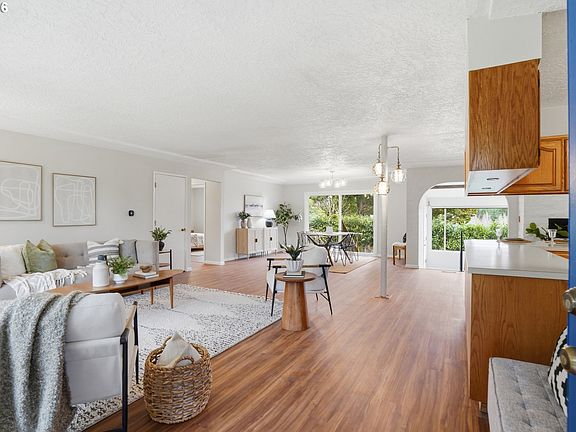 3rd image of 1325 NW 9th St