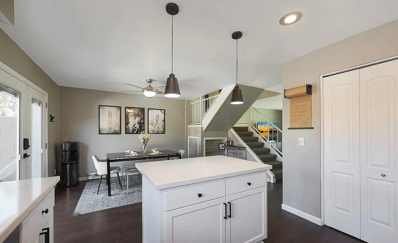 3 bed, 2.5 bath, 1496 sqft, $2,500 — Photo 3