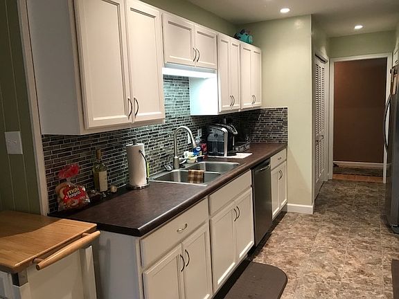 3rd image of 78 Heritage Dr