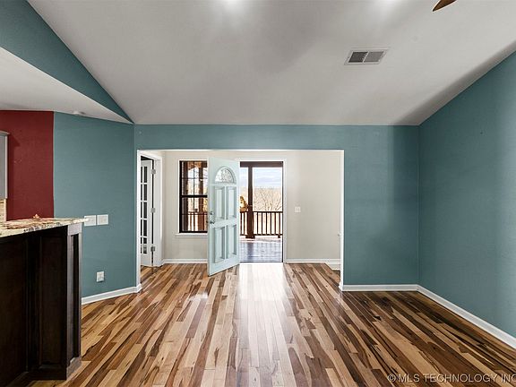 3rd image of 8415 Shadywood Dr