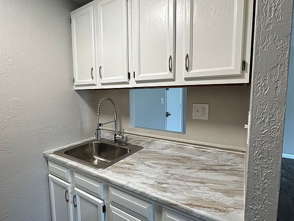 3rd image of 3118 W 14th St #1