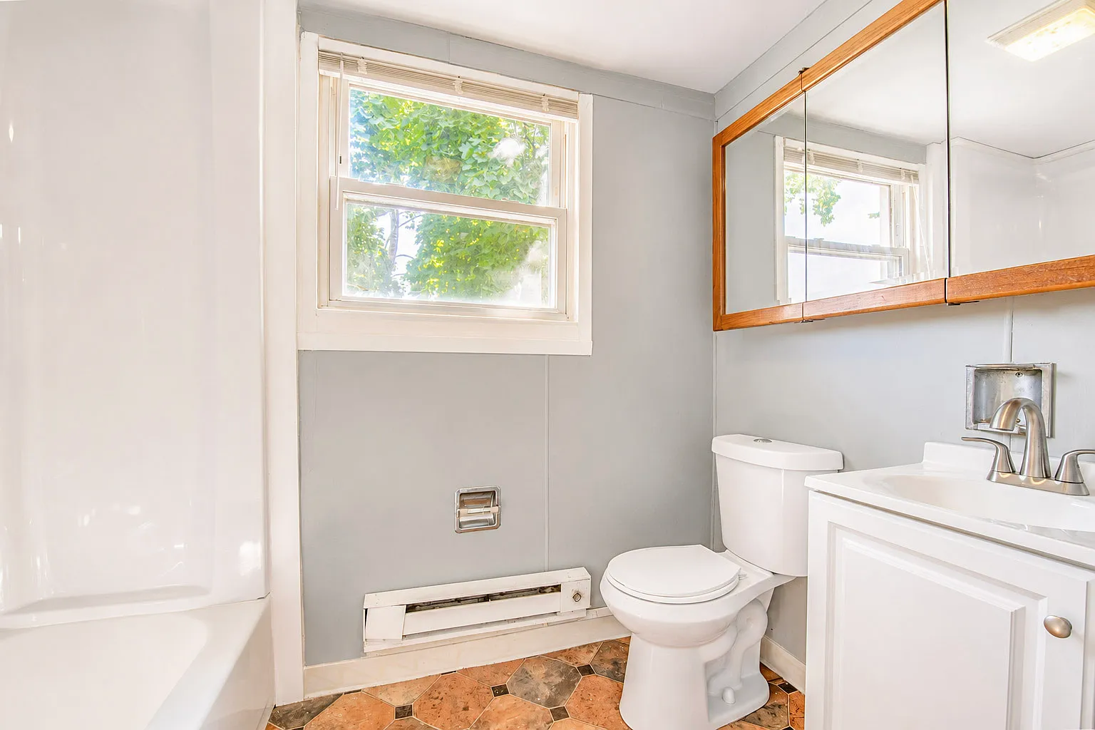 27 Pine St - 4 — Photo 4