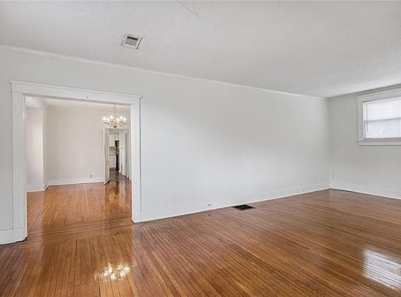 5th image of 2419 Jefferson Ave