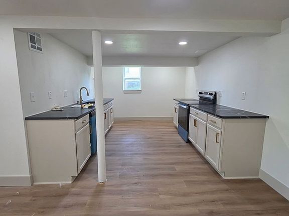3rd image of 815B N Wilson Ave