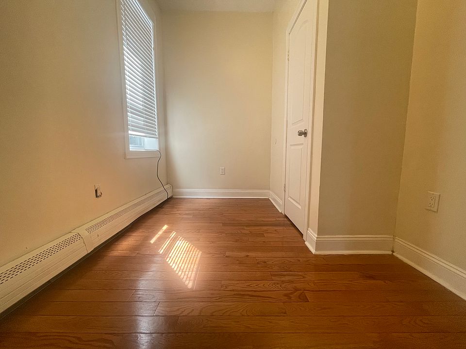 2nd image of 620 8th St #12E