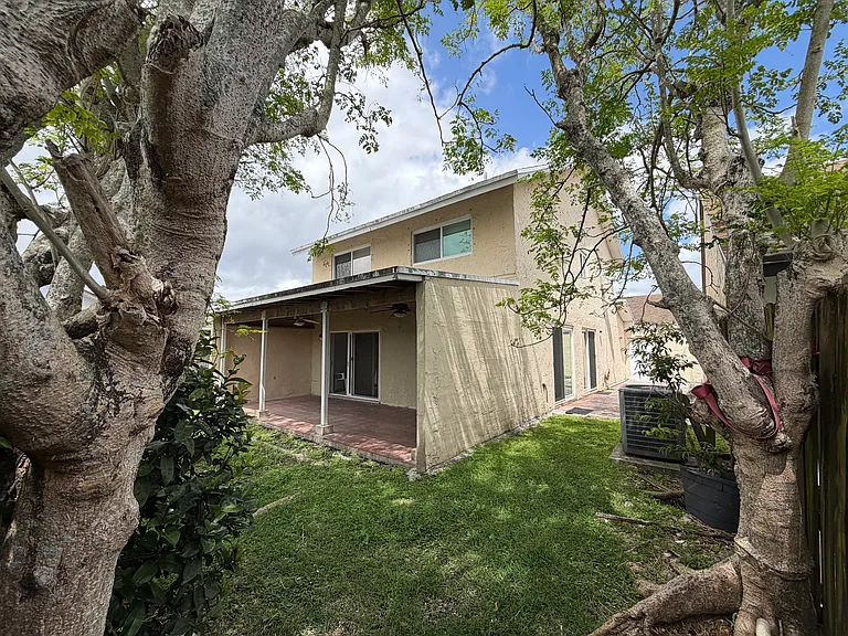 6900 SW 104th Ct — Photo 16