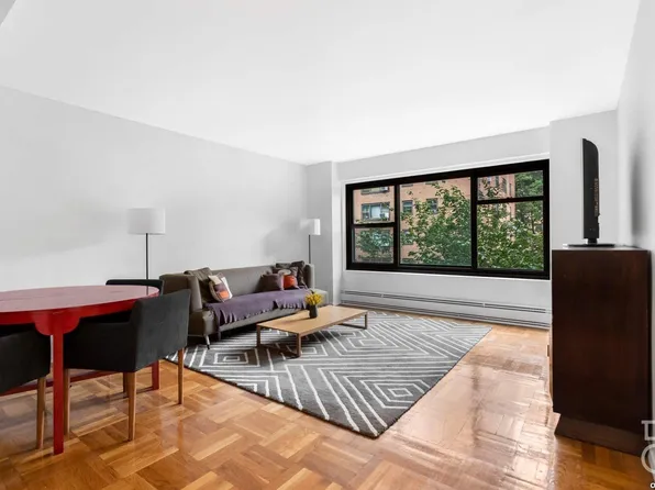 21-80 33rd Road #3B, Astoria, NY 11106