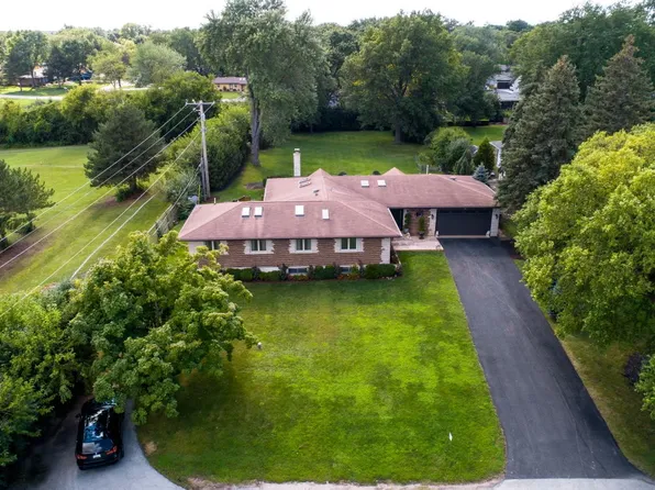 6N654 Harvey Rd, Medinah, IL 60157