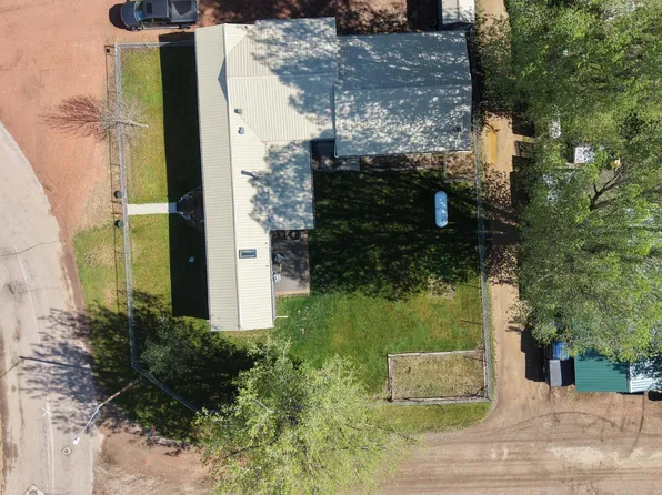 465 2nd Ave W, Ranchester, WY 82839