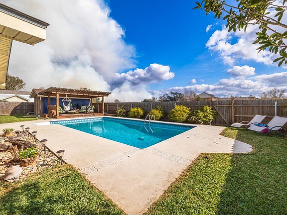 4th image of 117 Elm Dr