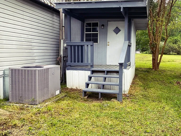 Norman Ln — Photo 11
