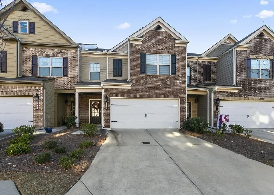 2568 Village Park Bnd