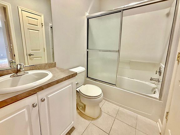 2nd Fl Primary Ensuite Bath