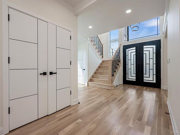 4th image of 26 Countisbury Avenue