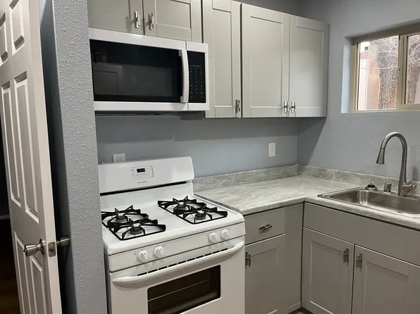 Contemporary Casita w/ Large Yard in Great Nob Hill Neighborhood, 245 Solano Dr NE #3718.5, Albuquerque, NM 87108