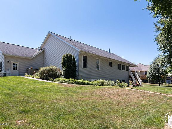 5th image of 4178 Meyer Dr