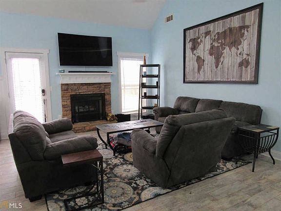 4th image of 326 Stillwood Dr