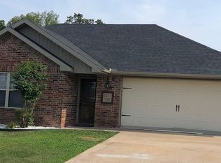 180 Solomon Cir, Forsyth, MO 65653