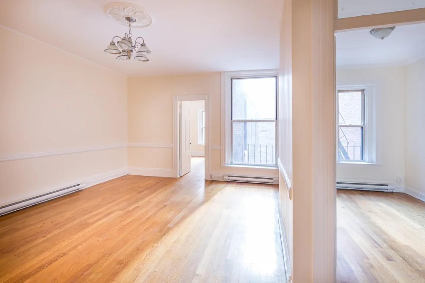 2 bed, 800 sqft, $4,000 — Photo 1