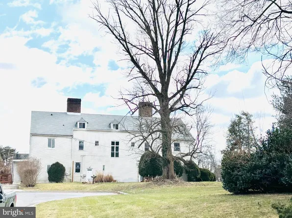 1 Belle Forte Ct, Pikesville, MD 21208