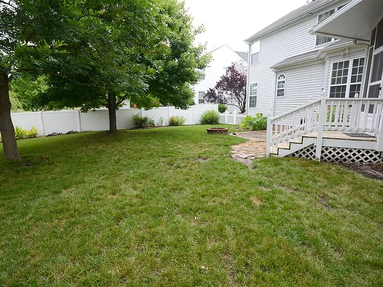414 Sawyers Mill Xing — Photo 36