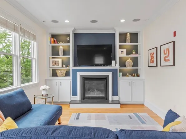 15 Howell St #3, Dorchester, MA 02125