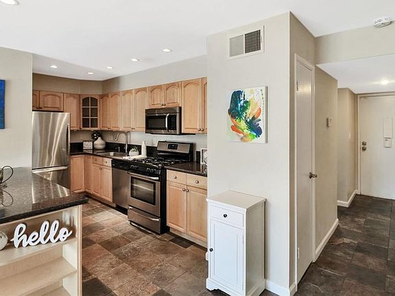 3rd image of 510 Ebbtide Cir
