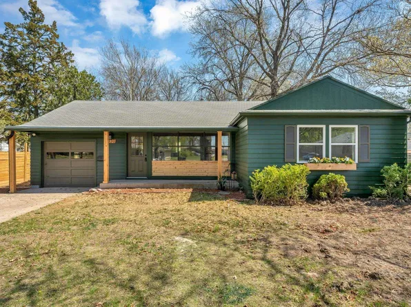 1330 SW Burnett Rd, Topeka, KS 66604