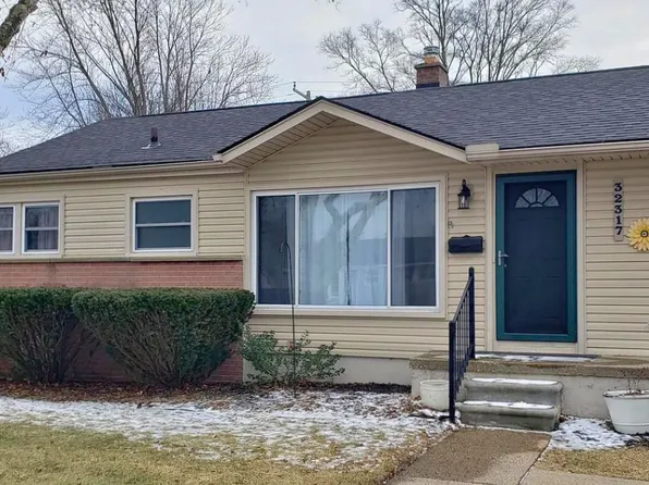 32317 Hazelwood St, Westland, MI 48186