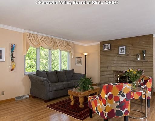 2nd image of 1509 Village Dr
